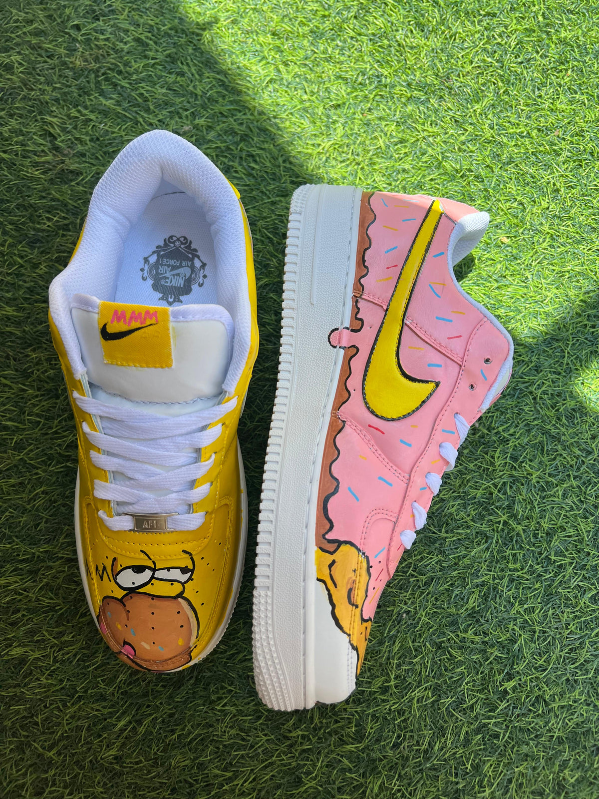 Von Simpsons inspirierte Donut Custom Sneakers